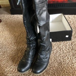 Over the knee Carlos Santana boots in black